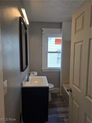 598 Cassius Avenue, Youngstown, OH 44505