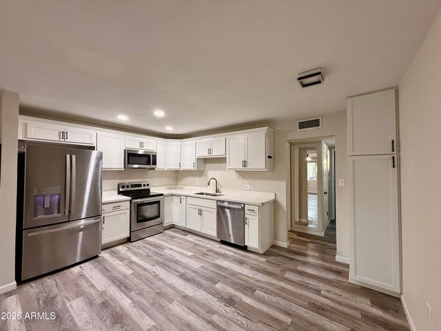 3425 W GOLDEN Lane, Phoenix, AZ 85051