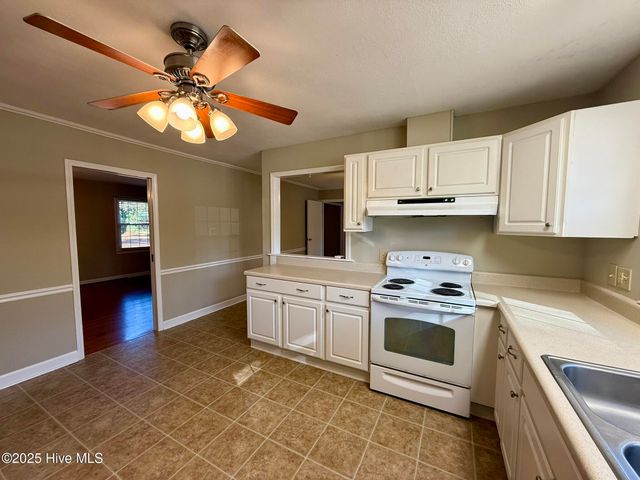 100 Clematis Road, Southern Pines, NC 28387