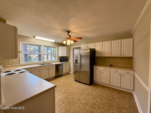 100 Clematis Road, Southern Pines, NC 28387