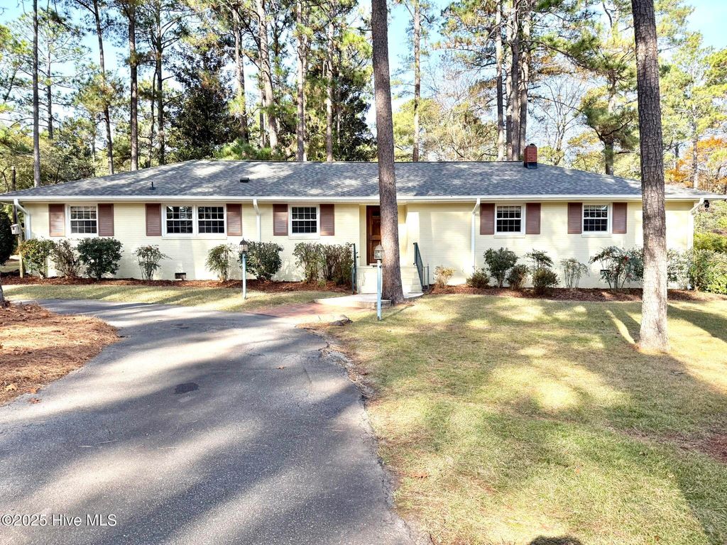 100 Clematis Road, Southern Pines, NC 28387
