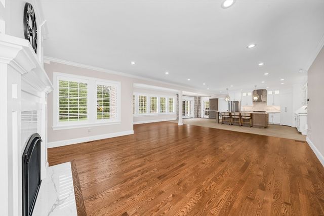 6 Little Meadow Way, North Reading, MA 01864