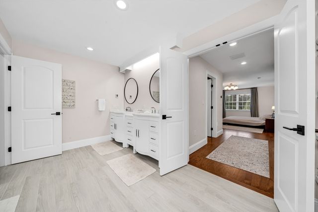 6 Little Meadow Way, North Reading, MA 01864
