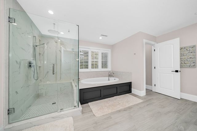 6 Little Meadow Way, North Reading, MA 01864