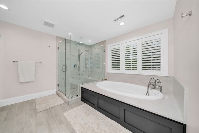 6 Little Meadow Way, North Reading, MA 01864