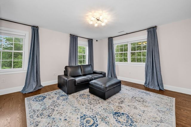 6 Little Meadow Way, North Reading, MA 01864