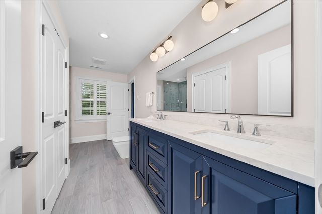 6 Little Meadow Way, North Reading, MA 01864