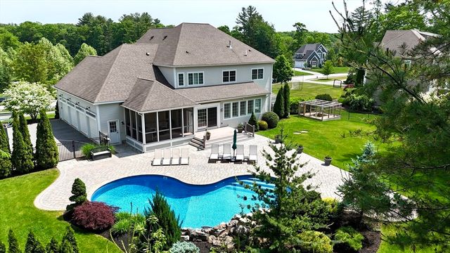 6 Little Meadow Way, North Reading, MA 01864
