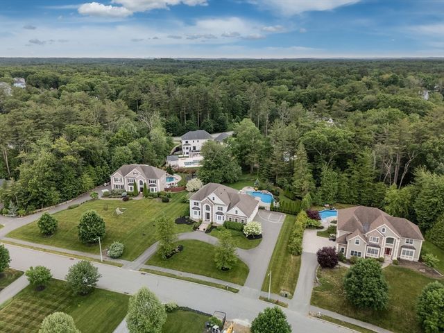 6 Little Meadow Way, North Reading, MA 01864
