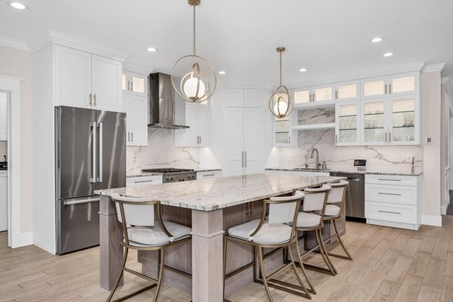 6 Little Meadow Way, North Reading, MA 01864