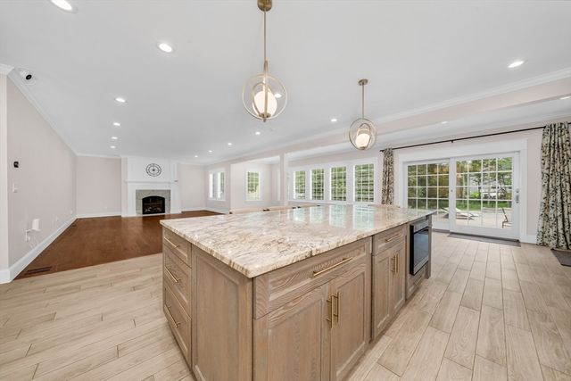 6 Little Meadow Way, North Reading, MA 01864