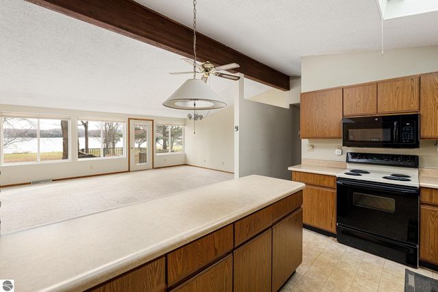 3763 East Shore Drive, Grawn, MI 49637