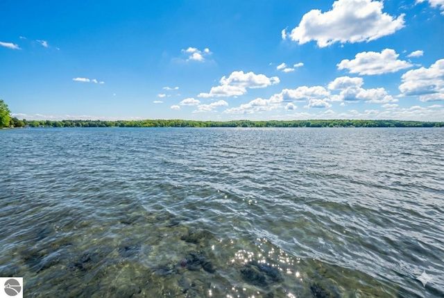 3763 East Shore Drive, Grawn, MI 49637