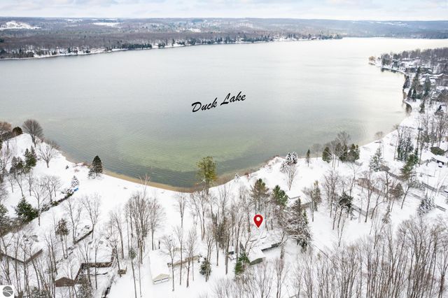 3763 East Shore Drive, Grawn, MI 49637