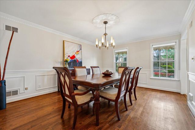 16 FAIRWOOD CT, Rockville, MD 20850