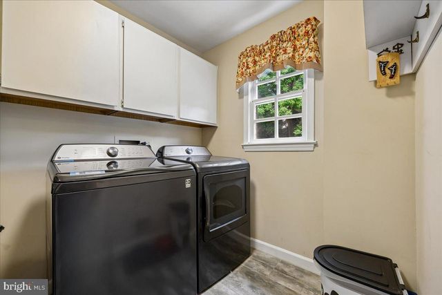 16 FAIRWOOD CT, Rockville, MD 20850