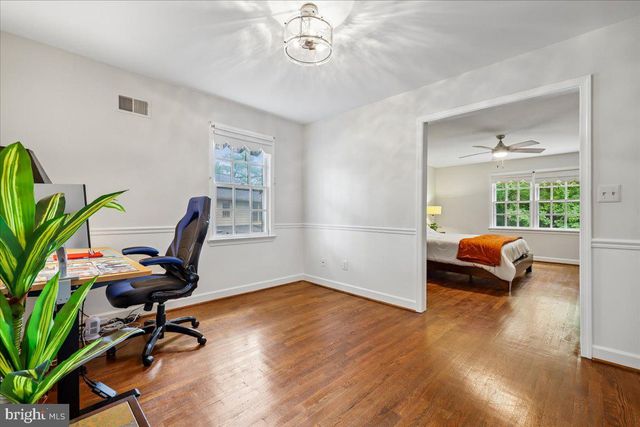 16 FAIRWOOD CT, Rockville, MD 20850