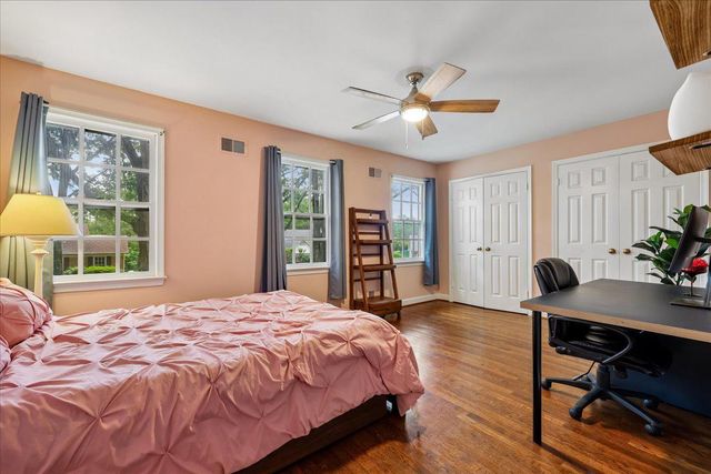 16 FAIRWOOD CT, Rockville, MD 20850