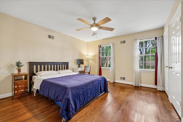 16 FAIRWOOD CT, Rockville, MD 20850