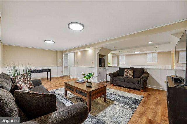 16 FAIRWOOD CT, Rockville, MD 20850