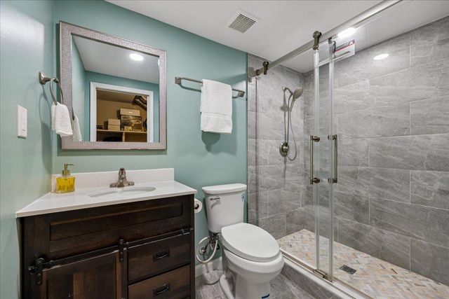 16 FAIRWOOD CT, Rockville, MD 20850