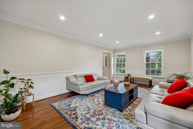16 FAIRWOOD CT, Rockville, MD 20850