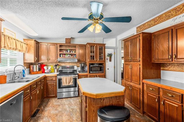 2712 Sloans Mill Road, Hamptonville, NC 27020