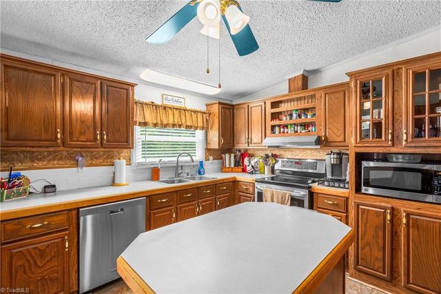 2712 Sloans Mill Road, Hamptonville, NC 27020