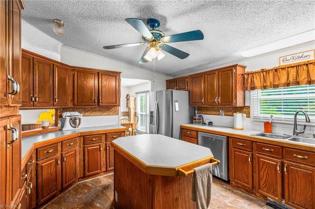 2712 Sloans Mill Road, Hamptonville, NC 27020