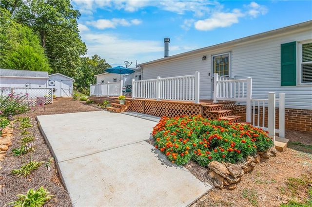 2712 Sloans Mill Road, Hamptonville, NC 27020