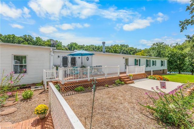 2712 Sloans Mill Road, Hamptonville, NC 27020