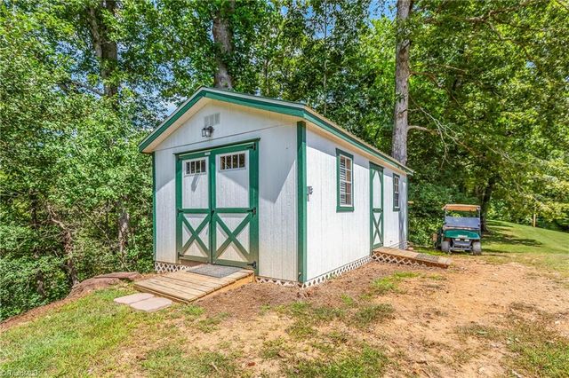 2712 Sloans Mill Road, Hamptonville, NC 27020