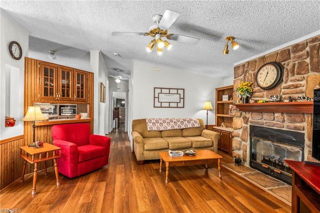 2712 Sloans Mill Road, Hamptonville, NC 27020