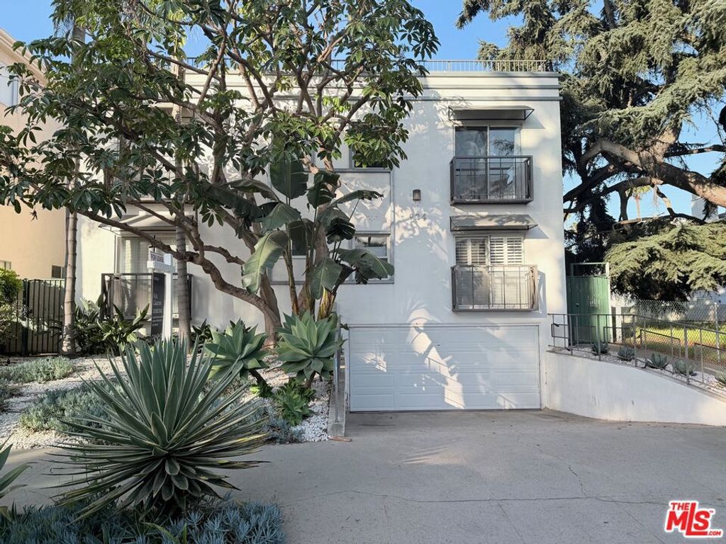 924 5th Street 10, Santa Monica, CA 90403 — photo 2