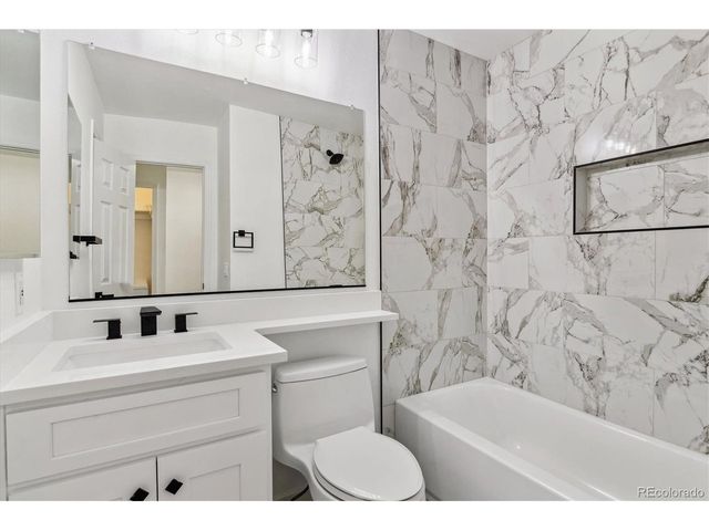1811 S Quebec Way 222, Denver, CO 80231