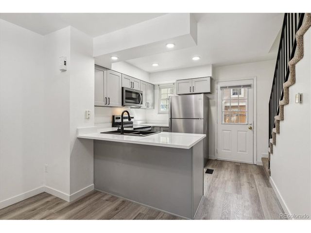1811 S Quebec Way 222, Denver, CO 80231