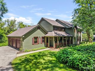 39W860 Reindeer Trail, St. Charles, IL 60175