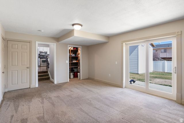 12241 S PAULSON CIR, Riverton, UT 84065