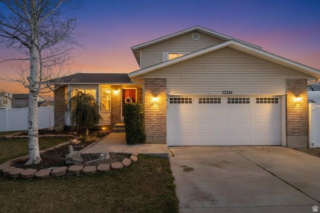 12241 S PAULSON CIR, Riverton, UT 84065