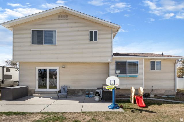 12241 S PAULSON CIR, Riverton, UT 84065