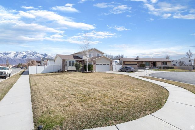 12241 S PAULSON CIR, Riverton, UT 84065