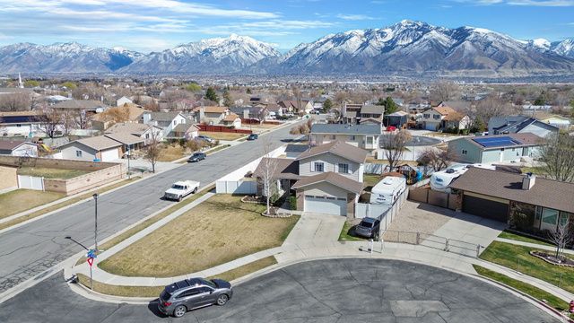 12241 S PAULSON CIR, Riverton, UT 84065