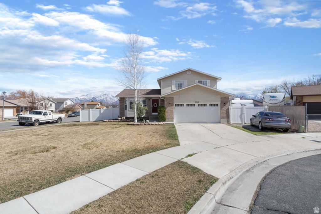 12241 S PAULSON CIR, Riverton, UT 84065