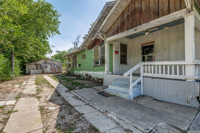1610 W CRAIG PL, San Antonio, TX 78201