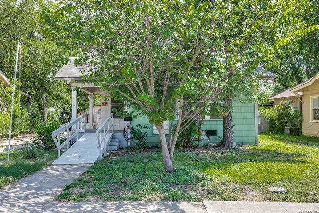 1610 W CRAIG PL, San Antonio, TX 78201