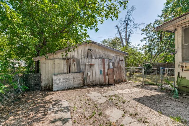 1610 W CRAIG PL, San Antonio, TX 78201
