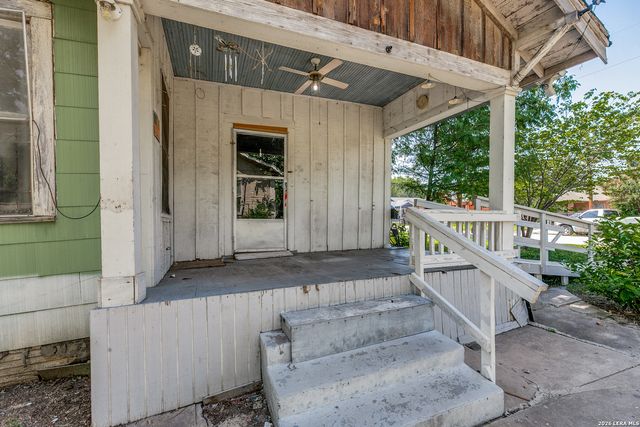 1610 W CRAIG PL, San Antonio, TX 78201