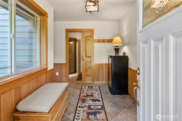 5451 Kachess Lake Road, Easton, WA 98925