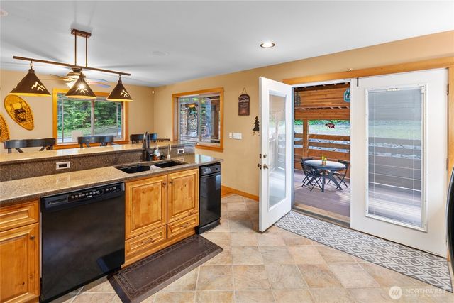 5451 Kachess Lake Road, Easton, WA 98925