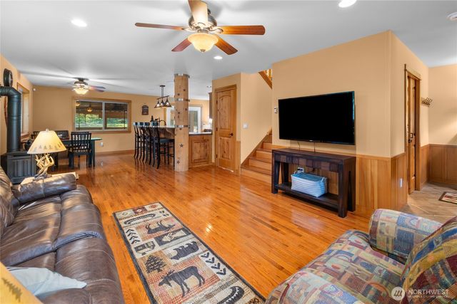 5451 Kachess Lake Road, Easton, WA 98925